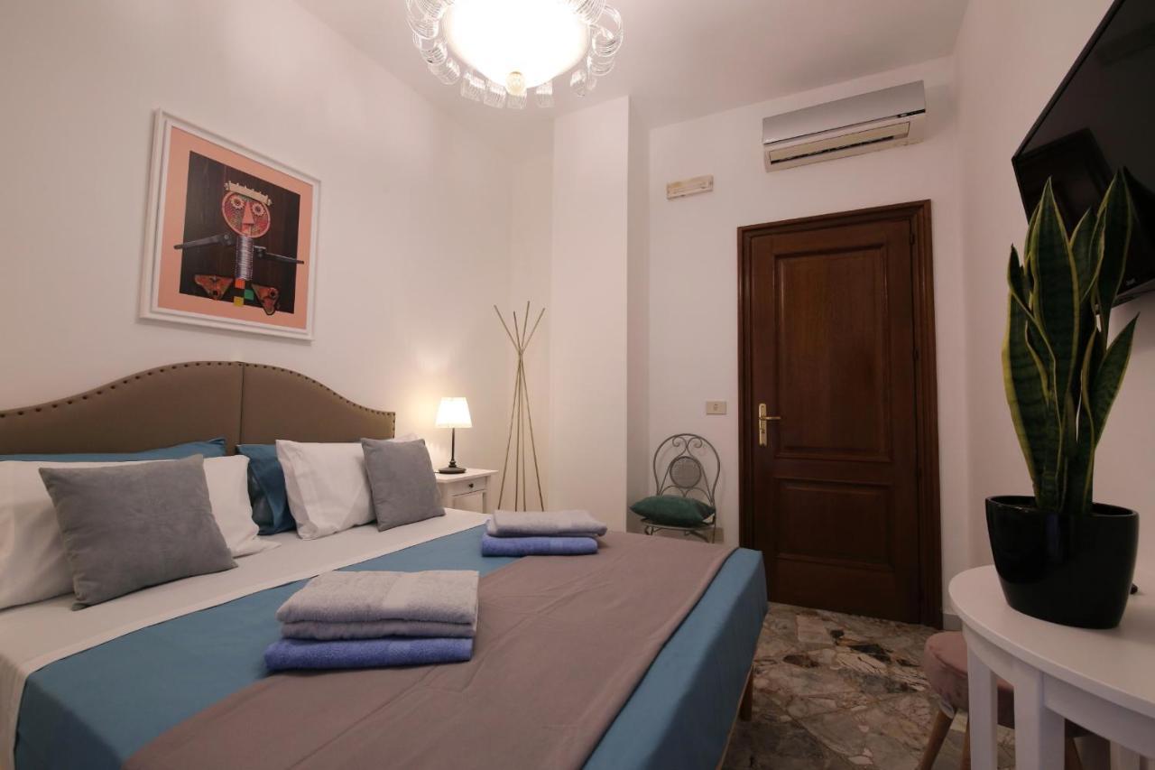 Cavour & Savoia Hotel Bari Exterior photo
